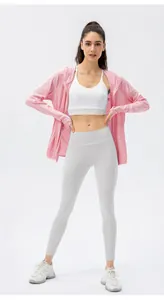 Veste de protection solaire rose légère et respirante pour femmes avec indice UPF 50+