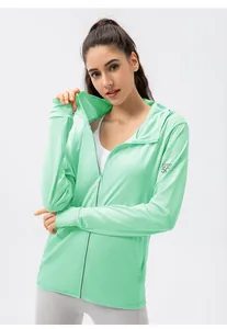 Vue détaillée de la veste de protection UV vert menthe pour femme avec UPF 50+