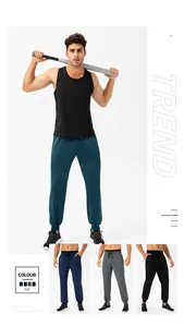 Detail van de sneldrogende heren joggingbroek verkrijgbaar in vier verschillende kleuren