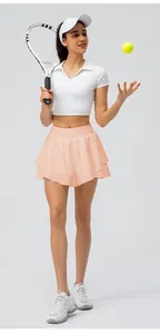 Vue complète de la jupe-short de tennis rose à couches pour femme