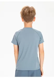 Vista posteriore maglietta sportiva blu ad asciugatura rapida per bambini mesh