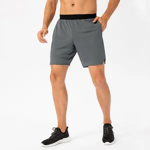 Pantalones cortos deportivos grises de secado rápido para hombres y entrenamiento fitness