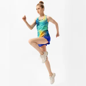 Schnelltrocknendes Marathon-Lauftop für Damen mit einem lebhaften blau-grünen Verlauf