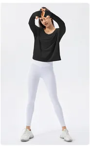 Haut de sport femme protection solaire manches longues avec passe-pouce en noir