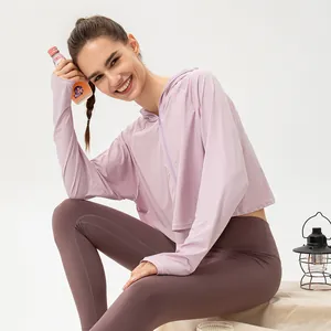 Giacca protettiva solare da donna in seta ghiacciata lavanda con cappuccio, UPF 50+ sport