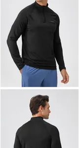 Detailansicht des schwarzen Herren Sportoberteils mit Viertelreißverschluss und Tasche.