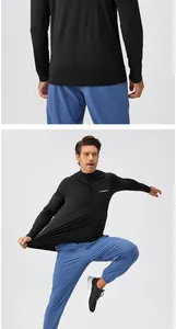 Detailansicht eines schwarzen Herren-Lauf-Sweatshirts mit halbem Reißverschluss