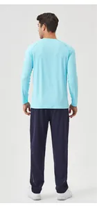 Vue arrière du t-shirt de sport manches longues en soie glacée bleu clair pour homme
