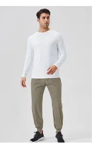 Vue complète t-shirt de sport blanc à manches longues pour hommes pour le fitness
