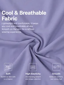 Vue macro détaillée du tissu en soie glacée violette pour chemises de sport respirantes