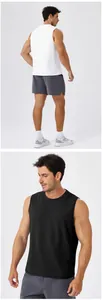 Vue détaillée des débardeurs de sport sans manches pour hommes en noir et blanc séchant vite.