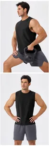 Vue détaillée du débardeur de sport noir à séchage rapide pour homme pour le fitness