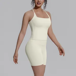 Tweeledige yogaset in crèmewit met racerback tanktop en nauwsluitende short
