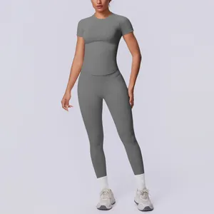 Nahtloses geripptes Yoga-Set mit Kurzarmtop und Kompressions-Leggings in Dunkelgrau