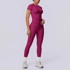 Nahtloses Yoga-Set mit Kurzarm-Oberteil und Leggings in Beerenrosa, hohe Taille
