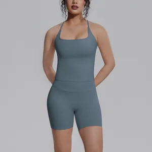 Sneldrogende dames yoga set met vierkante hals tanktop en een strakke sportshort