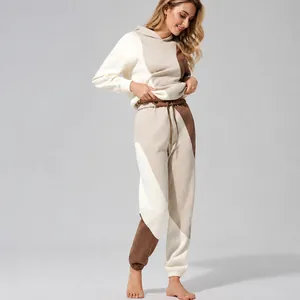 Set due pezzi felpa con cappuccio e pantaloni jogger color-block per sport e tempo libero