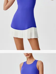 Gedetailleerd overzicht van blauwe tennisjurk met witte geplooide rokzoom voor sporten