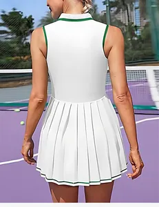 Rückansicht eines professionellen weißen Tenniskleides mit grünem Kontrastbesatz und Faltenrock