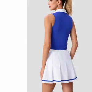 Conjunto de tenis clásico sin mangas con falda plisada y top deportivo de secado