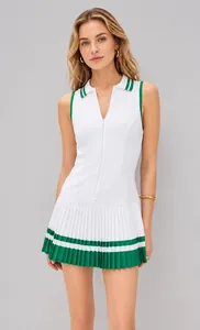 Ärmelloses weißes Polo-Tennis-Kleid mit grünem Faltenrock und Reißverschluss vorne