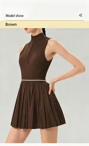 Vestido de tenis marrón sin mangas con cremallera frontal y falda plisada fitness