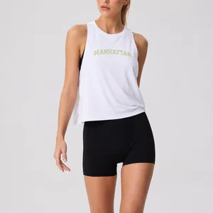 Sneldrogende yoga tanktop met UPF 50+ bescherming en witte Manhattan letteropdruk
