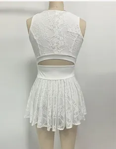 Rückenansicht weißes Spitzen-Tennis-Kleid mit Cut-out-Design für Fitness und Tanz