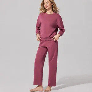 Conjunto deportivo de sudadera con cuello redondo y pantalón recto para mujer en malva