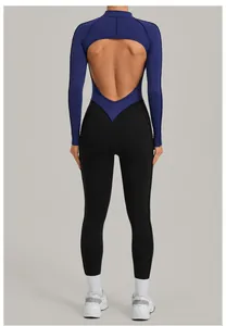 Vue de dos d'un body de yoga à manches longues dos nu pour femme en bleu marine et noir