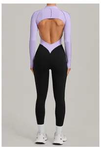 Vue arrière d'un body de sport violet et noir à manches longues pour le yoga et le fitness.