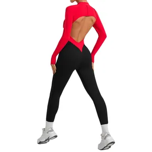 Body de fitness bicolore rouge et noir à manches longues avec dos nu sexy pour le yoga.