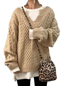 Lässiger beiger Damen-Zopfstrickpullover in Übergröße mit gemütlicher Textur und Stil