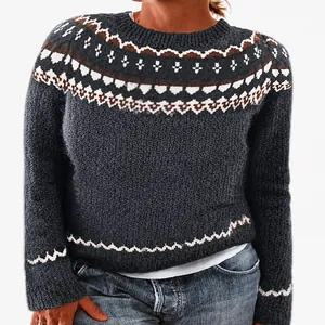 Dettaglio maglione donna girocollo con motivo lavorato a maglia Fair Isle