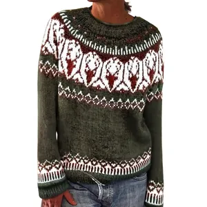 Vista dettagliata del motivo Fair Isle su questo maglione da donna in maglia verde scuro