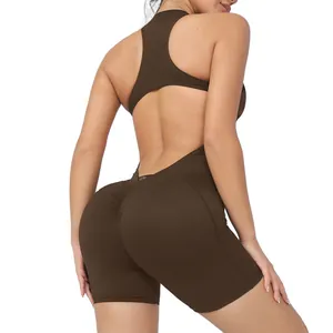 Strakke bruine rugloze yoga bodysuit met scrunch butt detail voor fitness voor dames