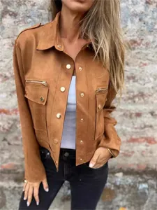 Klassische Wildlederjacke in Camel mit Umlegekragen und modischen Metallreißverschlüssen