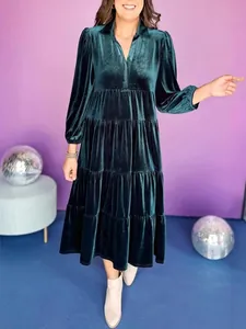 Elegant dark green V-neck velvet tiered midi dress with long sleeves for party wear