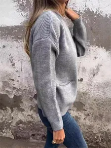 Chaqueta de punto gris holgada para mujer con cuello alto y bolsillo delantero