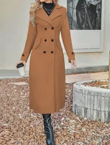 Elegant double-breasted wool coat in caramel featuring a classic lapel collar design