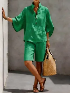 Completo casual verde due pezzi look lino con top a maniche corte bottoni e pantaloncini