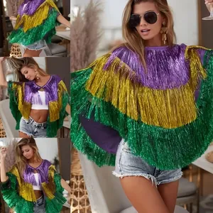 Détail du poncho de Mardi Gras à franges métalliques violettes jaunes et vertes