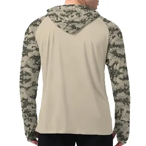 Vue arrière d'un sweat à capuche de pêche anti-UV camouflage séchage rapide pour homme.