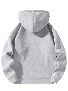 Achteraanzicht van een grijze oversized hoodie met geribbelde manchetten en zoom.