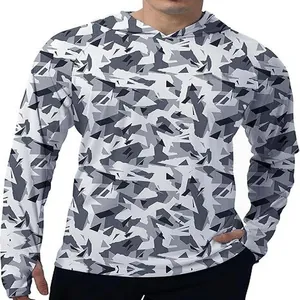Détail rapproché d'un sweat à capuche de pêche anti-UV pour homme en camouflage gris
