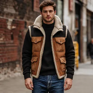 Detail einer herren weste aus wildleder mit teddyfutter und vier taschen im urbanen stil