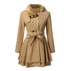 Elegante abrigo de lana camello con cuello de piel sintética y cinturón