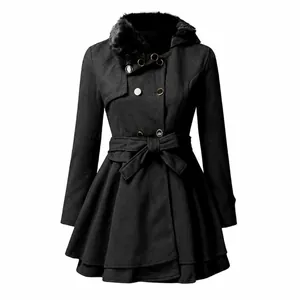 Elegante abrigo de lana negro entallado con cuello de piel sintética y dobladillo acampanado