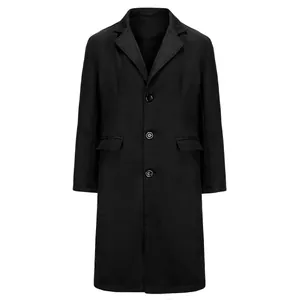 Vue de face d'un manteau classique en laine mélangée noire avec trois boutons