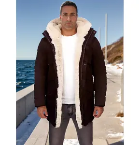 Stijlvolle winterparka voor heren met dikke witte voering en rand van imitatiebont